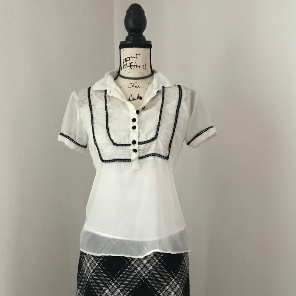 🎁2/20$🎁 Sheer Angie cream colored top